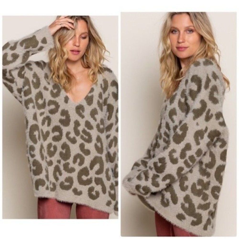 LEOPARD Print Sweater - Picture 2 of 10